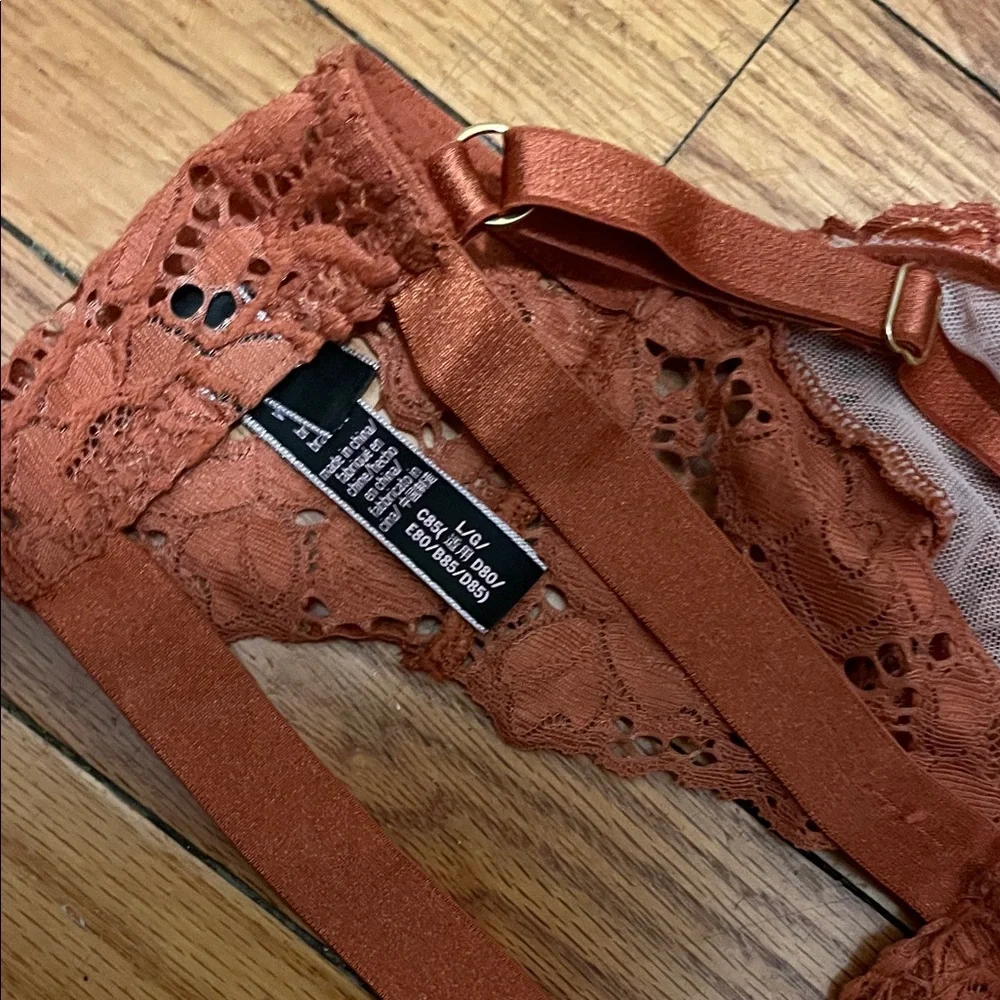 Medium Victoria’s Secret Orange Lace Bralette